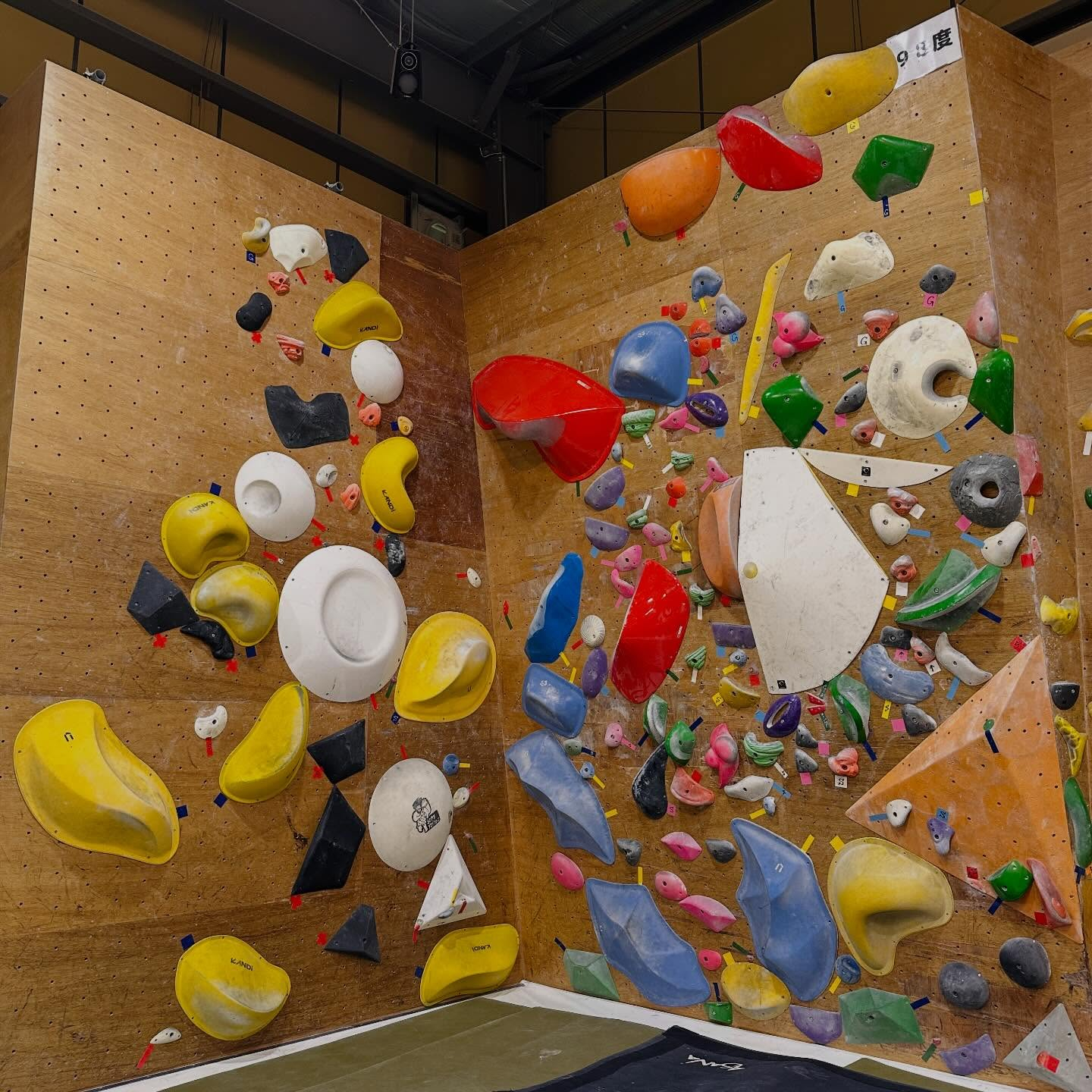 数日前に98度のホールド替えを行いましたので是非楽しんでくだ...